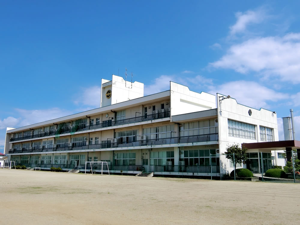 西根小学校