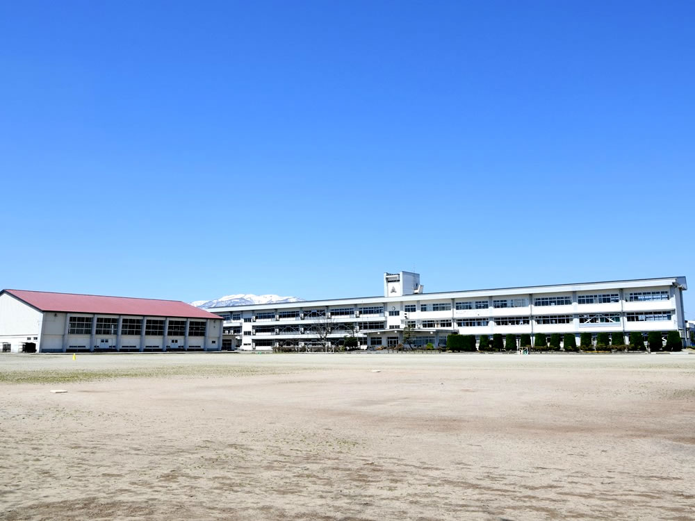 陵東中学校